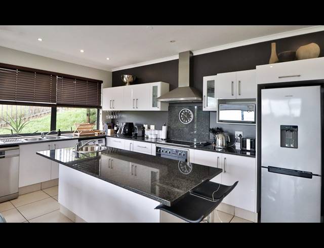 3 BEDROOM APARTMENT TO LET IN GILLITTS